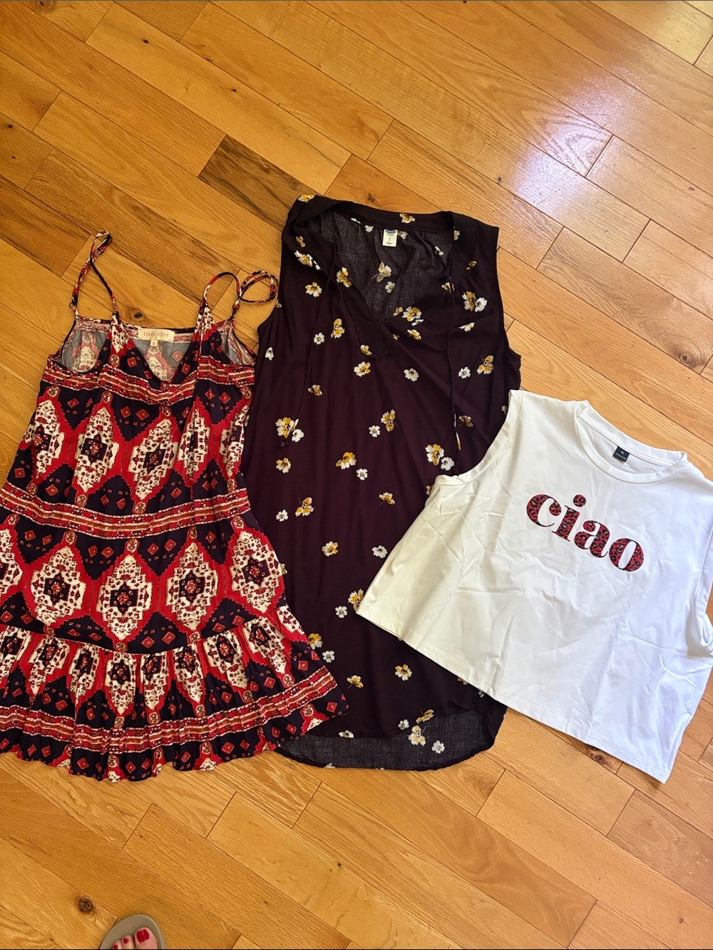 Bundle size 6- Dresses and bonus T
